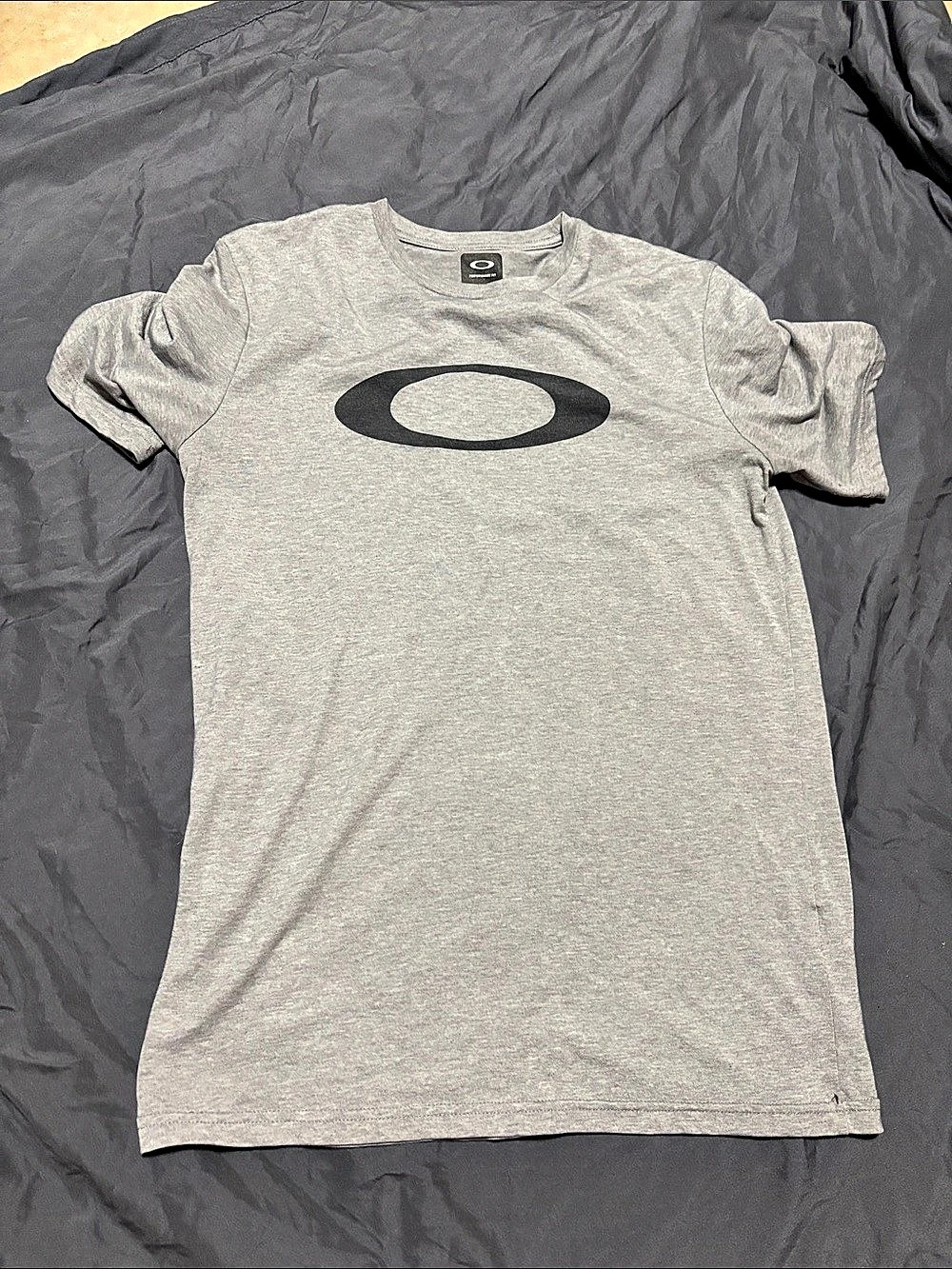 Oakley Performance Fit T-Shirt Logo Performance Fit Tee Gray medium  Like New